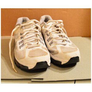 NIKE AIRMAX Mesh White & Gray Youth Size 5Y Athletic Shoes